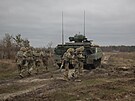 Ukrajin�tí vojáci bojují v Don�cké oblasti. (7. prosince 2023)