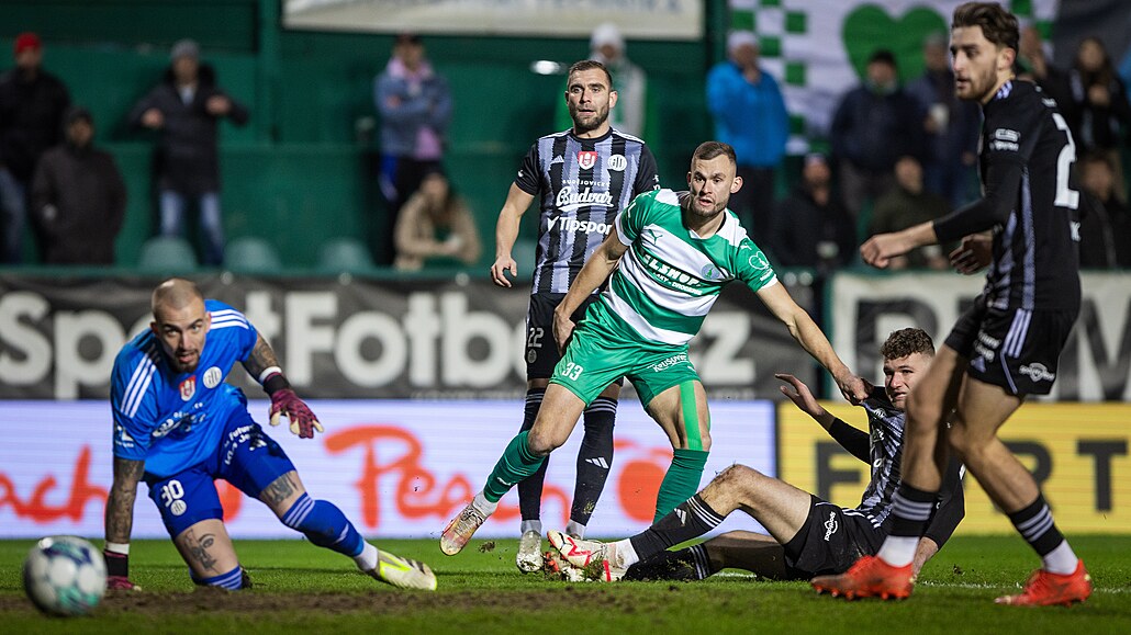 �ance Erika Prekopa z Bohemians v utkání s �eskými Bud�jovicemi.