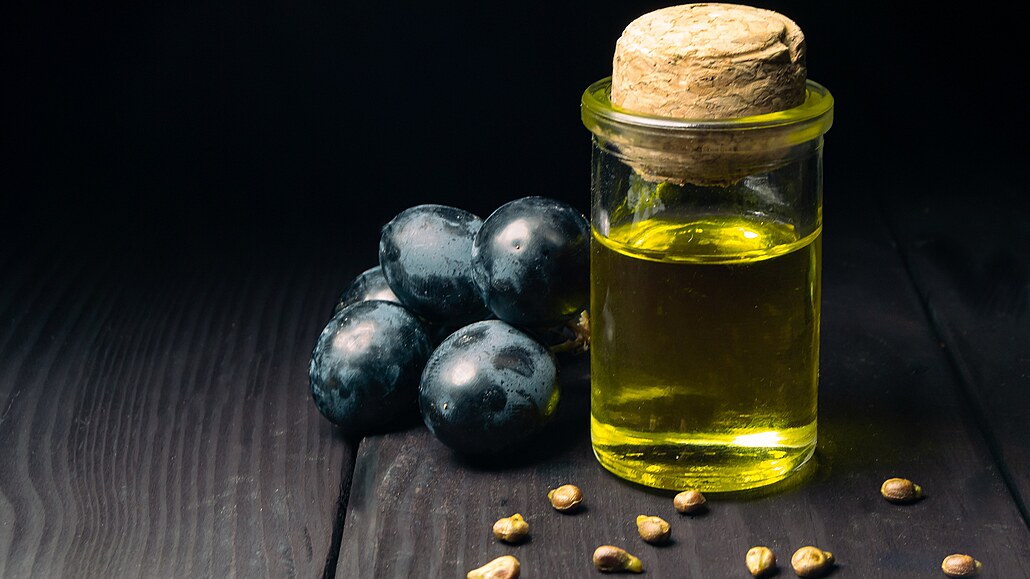 Z hroznových jadérek lze získat vynikající olej, ale není to zadarmo. Abyste...