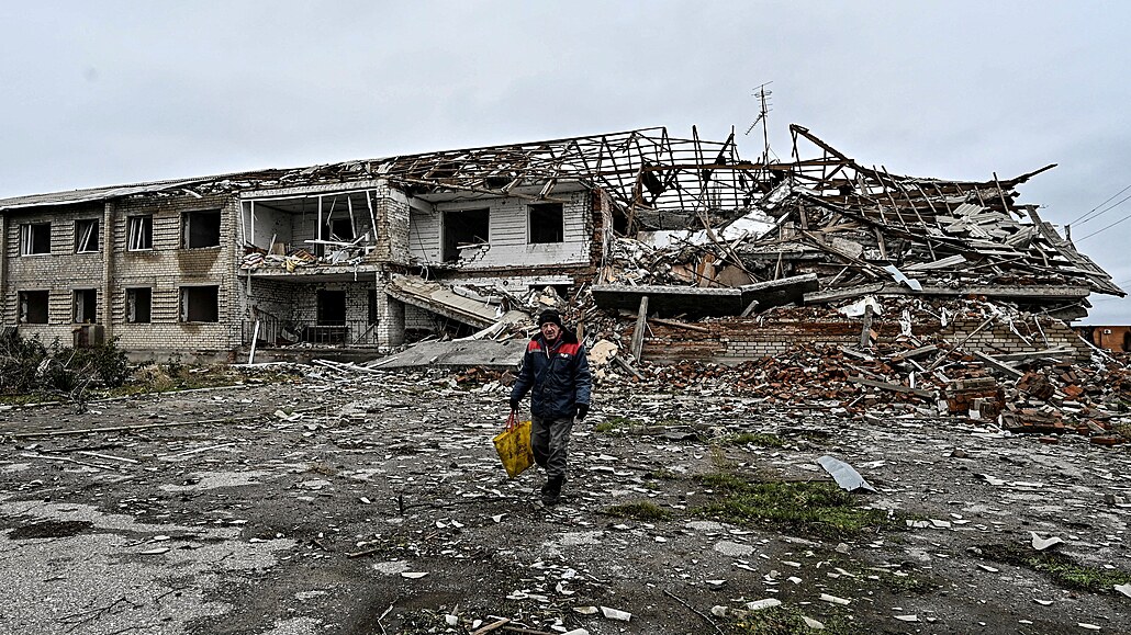 Ruské stely zasáhly obytné budovy v ukrajinské Odse. (14. prosince 2023)