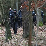 Policie prohledv msto dvojnsobn vrady v Klnovicch. (19. prosince 2023)