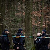 Ppad dvou mrtvch z lesa v praskch Klnovicch policie v sobotu...