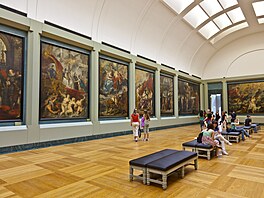 Veejné muzeum se otevelo 10. srpna 1793 výstavou 537 obraz. Byla tu...