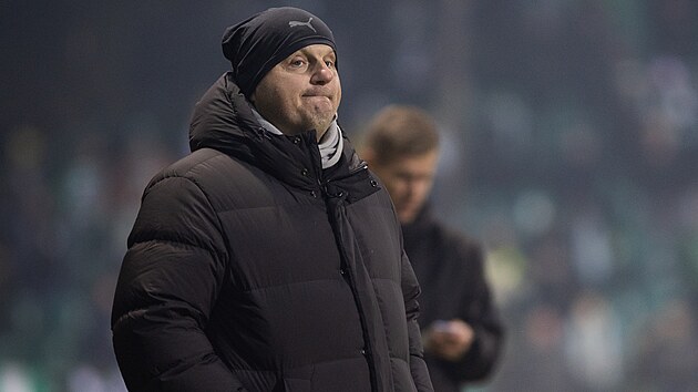 Tren�r Bohemians Jaroslav Vesel� b�hem z�pasu s �esk�mi Bud�jovicemi.