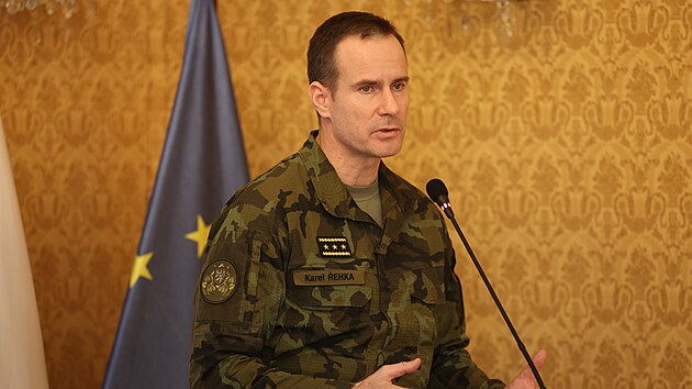 V Praze probh konference na tma Pipraveni k boji? Jak vdci pispvaj ke spoleensk odolnosti vi hybridnm hrozbm. Na konferenci vystoupil nelnk generlnho tbu Karel ehka. (11. prosince 2023)