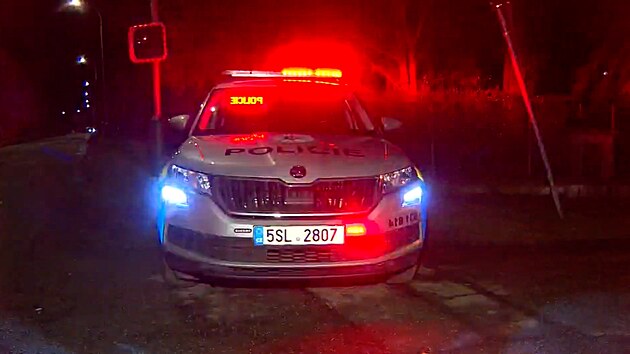 Policist, hasii a zchrani zasahuj u dvojice nsilnch mrt v Klnovickm lese. (15. prosince 2023)