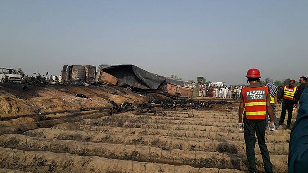 Pevrcen kamion a msto vbuchu v Bahawalpur