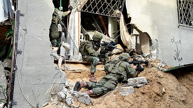 Izraelští vojáci operují v Pásmu Gazy. (10. prosince 2023)