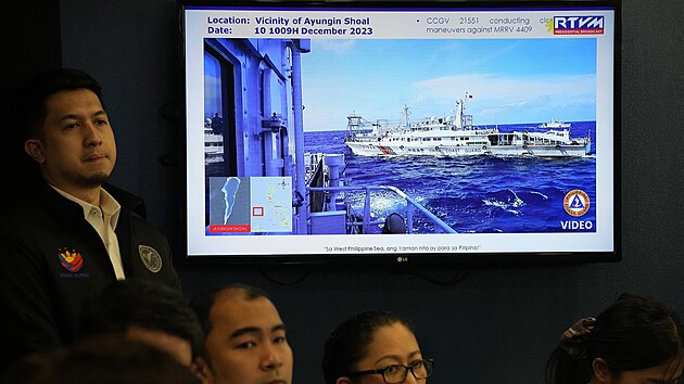 Videoprezentace ukazuje blokdu filipnskch plavidel nskmi lodmi. (11. prosince 2023)