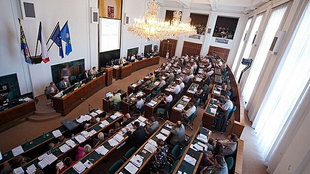 Zasedání ostravského zastupitelstva v jednací síni Nové radnice. (8. b�ezna...