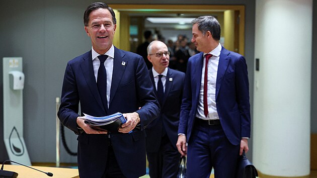 Nizozemsk premir Mark Rutte, lucembursk premir Luc Frieden a belgick premir Alexander De Croo na unijnm summitu v Bruselu (zleva, 14. prosince 2023)