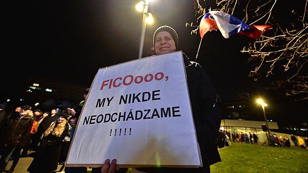 Slovci v Bratislav protestuj proti vld Roberta Fica. (12. prosince 2023)