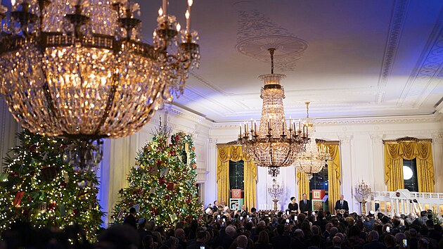 Americk prezident Joe Biden pod chanukovou recepci ve Vchodnm sle Blho domu. (12. prosince 2023)
