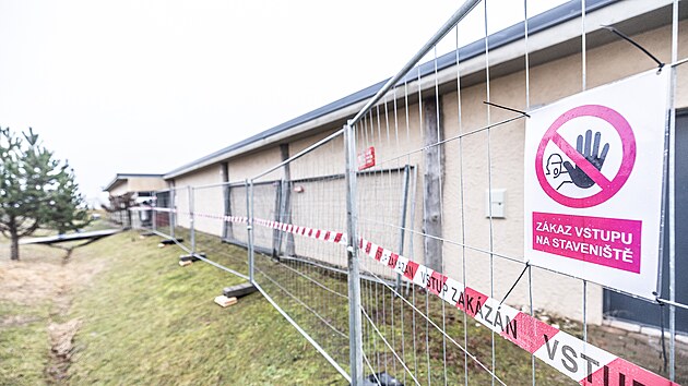 Za�ala p�estavba Archeoparku ve V�estarech u Hradce Kr�lov�. (13. prosince 2023)