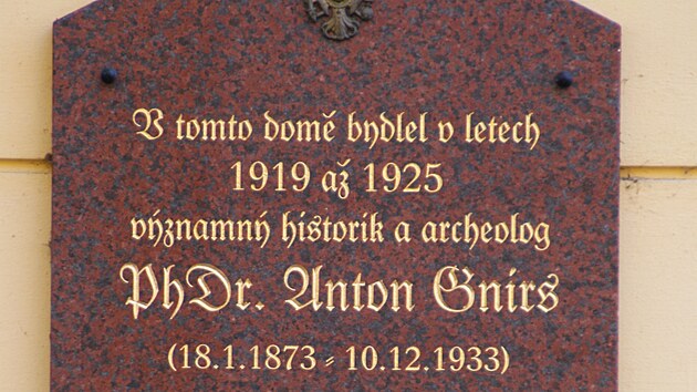 Pam�tn� deska p�ipom�naj�c� Antona Gnirse a jeho pobyt v Lokti