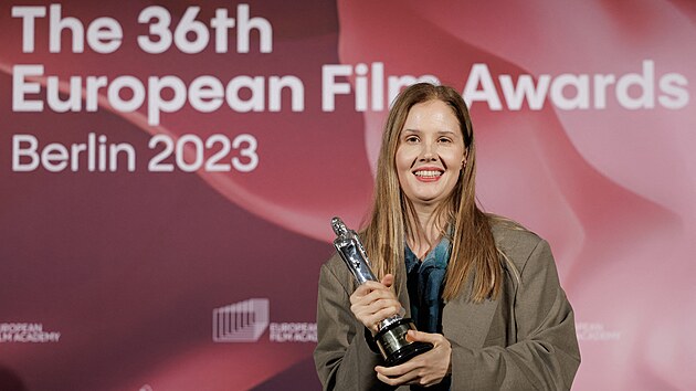 Cenu za nejlep film EFA si odnesla reisrka Justine Trietov za film Anatomie pdu. (9. prosince 2023)