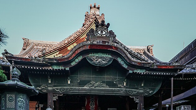 Odhaduje se, e v Kjtu je asi 1 600 buddhistickch chrm a 400 intoistickch svaty.