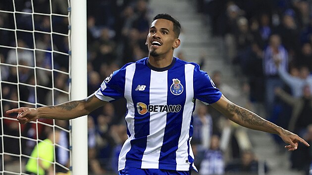 PSG kaybetti ama yine de yükselmeyi kutluyor.  Porto devam ediyor, Newcastle kupayı bitiriyor