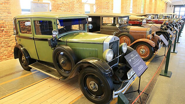 Nada�n� fond  Plze� sob� otev�el v b�val�m depu vozidel MHD muzeum historick�ch motocykl� a automobil� Depo Moto Art. (9. prosince 2023)