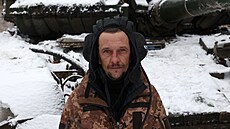 Ukrajinský tankista na front nedaleko Bachmutu  v Doncké oblasti (13....