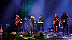 Kapela Bacily vznikla v roce 1971 a jako doprovodné těleso Václava Neckáře...