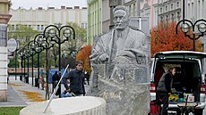 Záruka na Ulrichv pomník skoní v listopadu 2016.