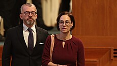 Kandidáti na ústavní soudce Zdenk Kühn a Lucie Dolanská Bányaiová dorazili na...