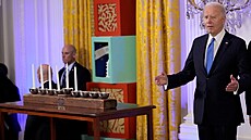 Americký prezident Joe Biden pořádá chanukovou recepci ve Východním sále Bílého...