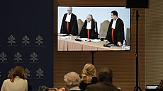 Pedseda vatikánského tribunálu Giuseppe Pignatone te rozsudek procesu s...