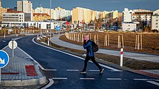 Od lo�ského prosince je hotová silnice z Máje na �váb�v Hrádek. Na ni má navázat dal�í úsek do Litvínovic.