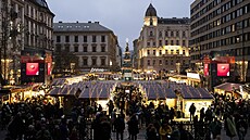 Vánoní trhy ped budapeskou bazilikou (9. prosince 2023)
