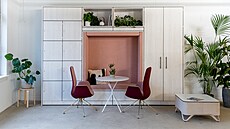 Zútulnit kancelá� m��e i malý koutek s posezením. (26. listopadu 2023)