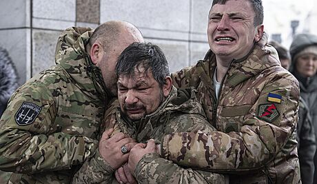 Poheb ukrajinského vojáka Andrije Trauka v Kyjev (15. prosince 2023)