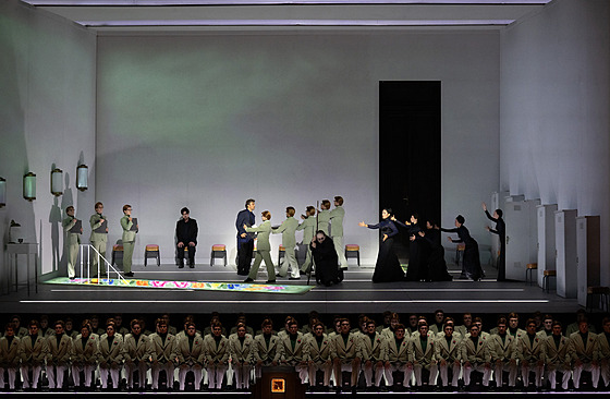 Scéna z Pucciniho Turandot ve Vídeské státní opee