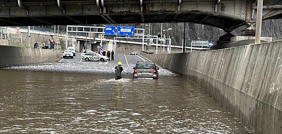 Auto uvízlé v lagun�. (26. prosince 2023)