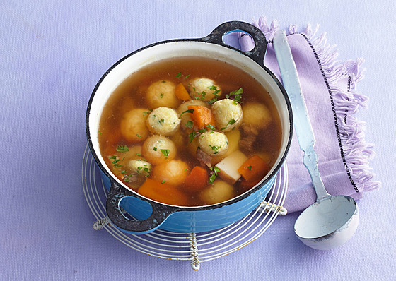 Hov�zí vývar se sýrovými knedlí�ky