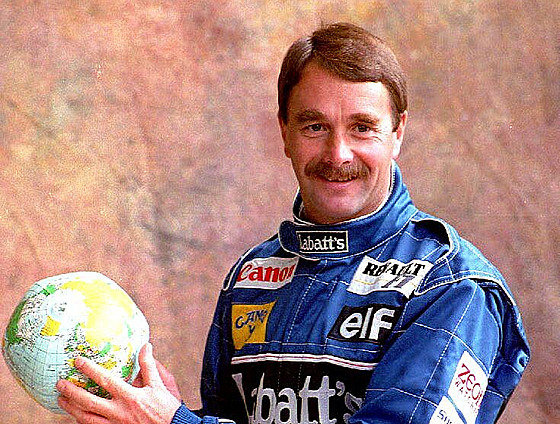 Nigel Mansell pi focení v lednu 1992.