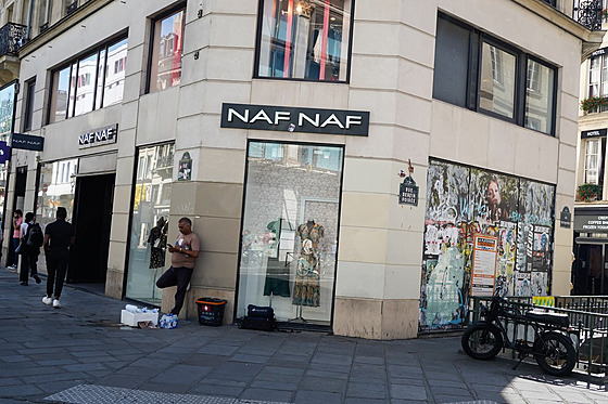Prodejna Naf Naf na ulici Rivoli v Paíi (7. záí 2023)