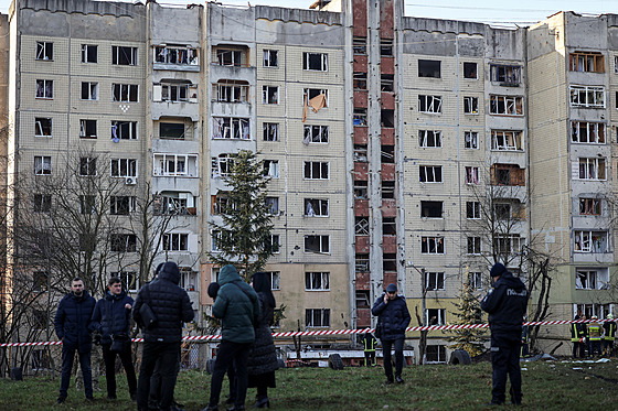 Zniená bytová budova ve Lvov po doposud nejvtím ruském útoku na Ukrajinu...