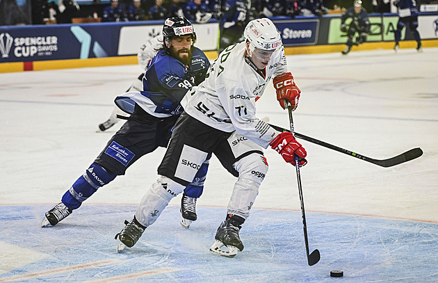 ONLINE: Pokračuje Spenglerův pohár, Pardubice hrají s finskou KalPou