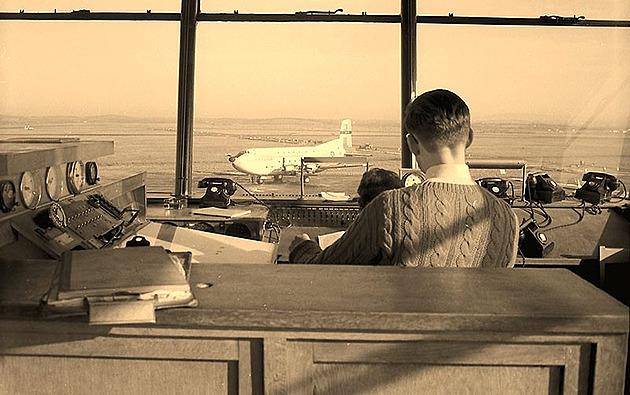 Sérii chyb odstartovala prasklá kontrolka. Co stálo za zkázou letu KLM 633