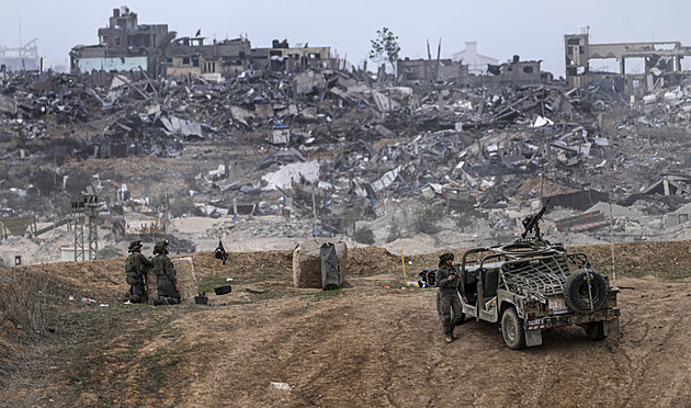 Izrael hlásí složité boje v osídlených oblastech Gazy, ztratil už 153 vojáků