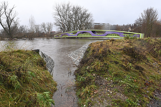 Nejvyšší stupeň ohrožení platí na Labi. Hladiny ostatních řek již klesají