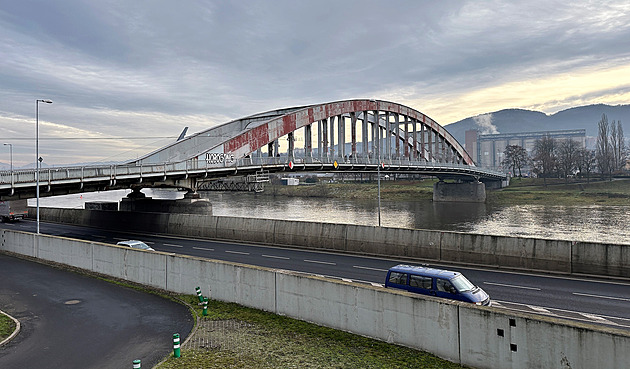 Most Dr. Edvarda Benee v Ústí nad Labem (prosinec 2023)