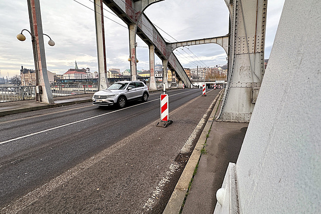 Dopravu v centru Ústí ochromila nehoda čtyř aut. Viník nadýchal 1,52 promile