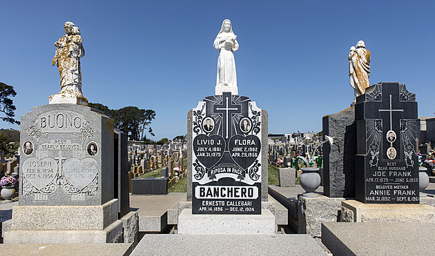 Největší emigrace nebožtíků na světě. V Colmě přijali 1,5 milionu zesnulých