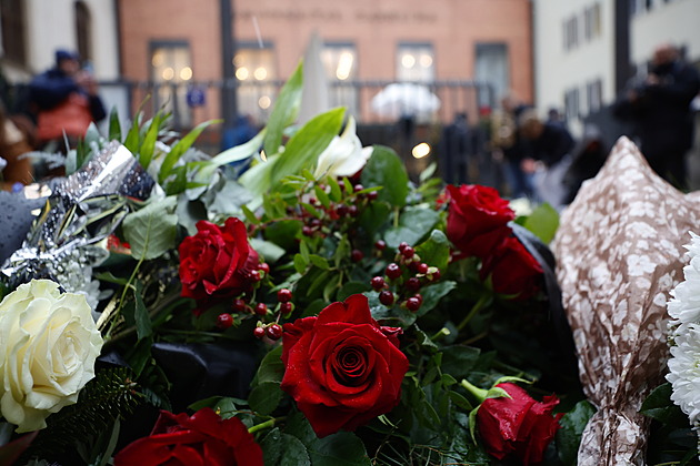 Leyenová, Čaputová vyjádřily sounáležitost. Česká tragédie otřásla světem