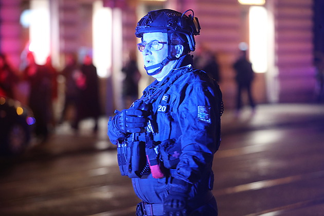 Policii před útočníkem varovala jeho matka. Měla za to, že chce spáchat sebevraždu