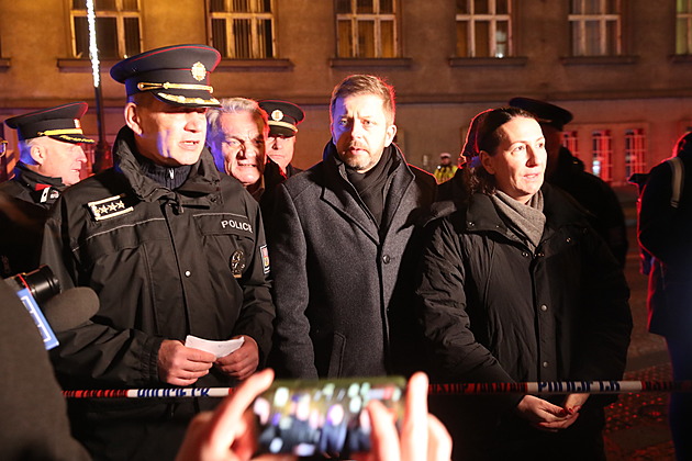 Policie bude nadále šetřit okolnosti tragické střelby na Filozofické fakultě, začíná astronomická zima