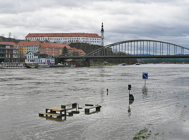 V Ústí se chystá stavba protipovodňových stěn. Labe má kulminovat ve čtvrtek